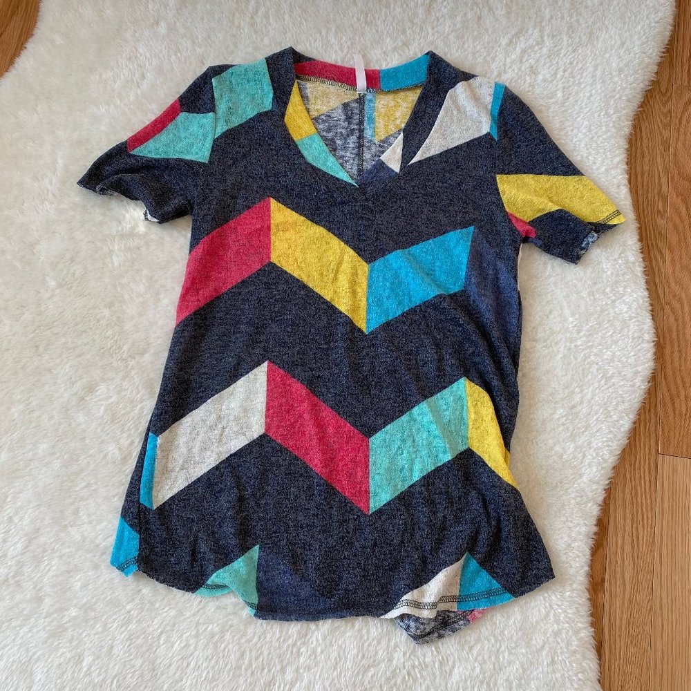 Women Light Knit Multi-color/Gray Sweater, V-neck, Short Sleeve, Small, NWOT